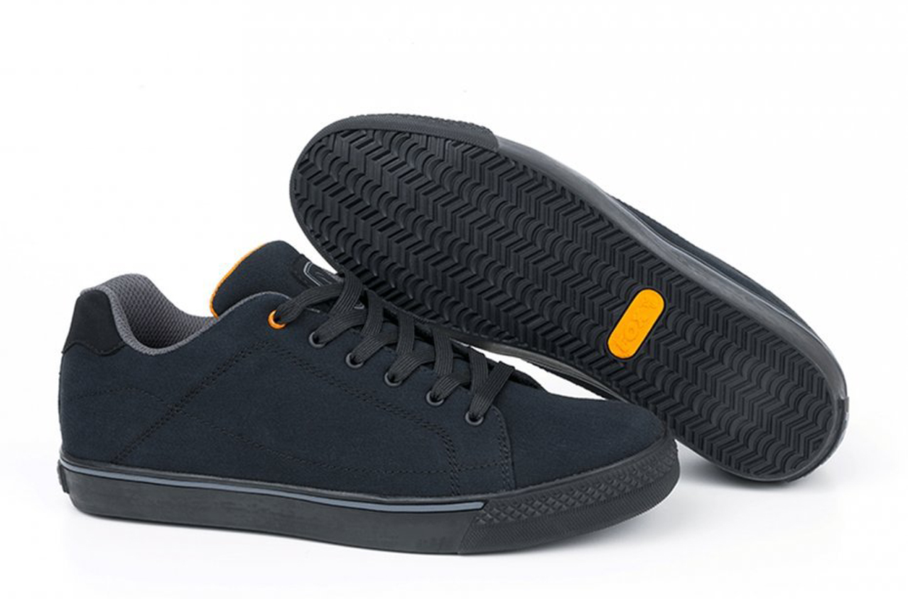 Fox Black Orange trainer size 8/42