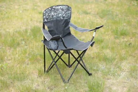 Małe krzesło rozkładane czarne camo
