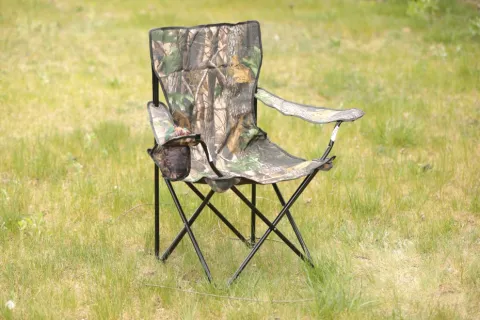 Krzesło rozkładane camo z miejscem na napój