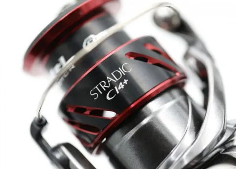 Kołowrotek Shimano Stradic CI4+ FB 2500 — zdjęcie 3