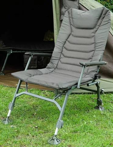 Throne 61 chair