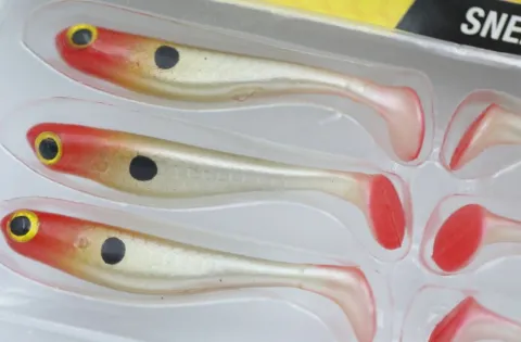 Przynęta gumowa Berkley Sneakshad Red Head 2in 6szt — zdjęcie 2