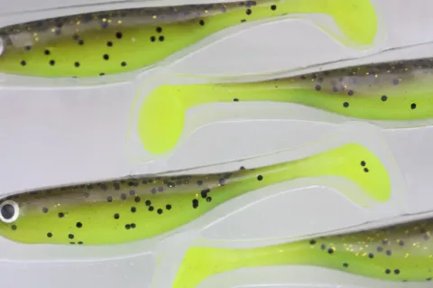 Przynęta gumowa Berkley Sneakshad Brown/Chartreuse 3in 4szt — zdjęcie 2