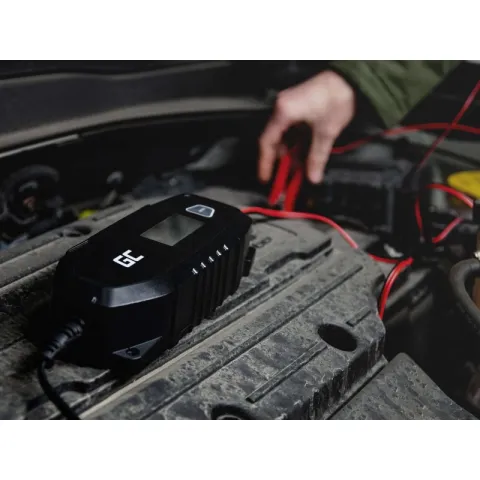 Ładowarka do akumulatorów 6V / 12V (4A) z funkcją diagnostyki — zdjęcie 3