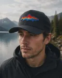 Czapka Snapback Trucker Czarna Z Haftem Z Motywem Wędkarskim Pstrąg 5-panelowa z daszkiem One Size — zdjęcie katalogowe 4